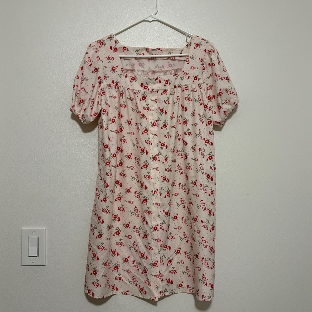 SHEIN Women’s Ivory & Red floral Square Neck Button Up Dress Size Small Mini - Picture 4 of 10